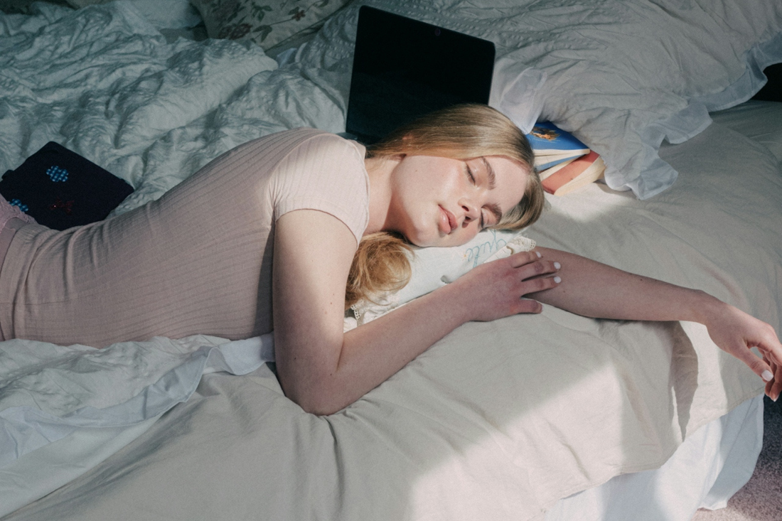 5 Evening Rituals for Deeper, More Restful Sleep